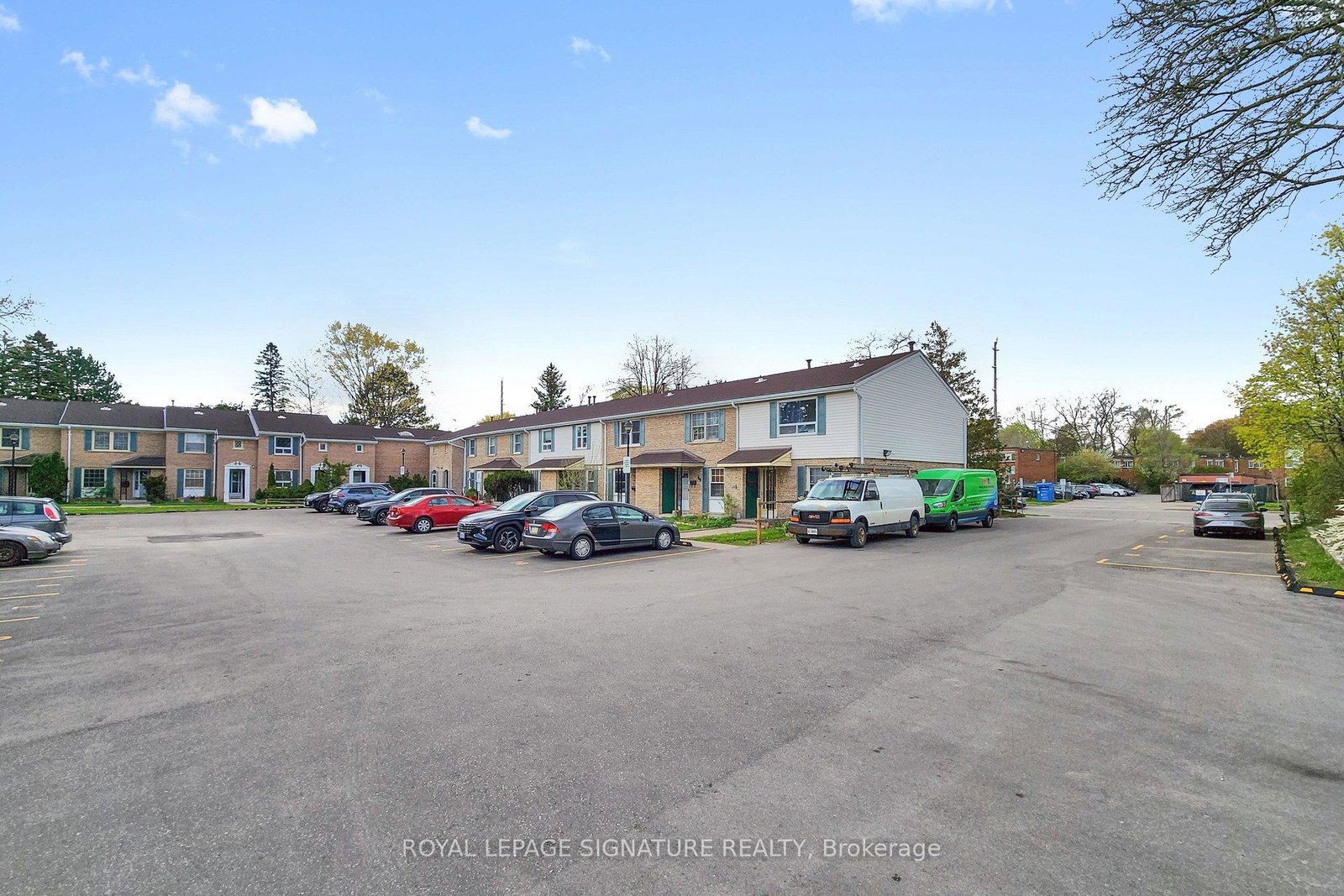 551-steeles-avenue-w-toronto-ontario-c13120212