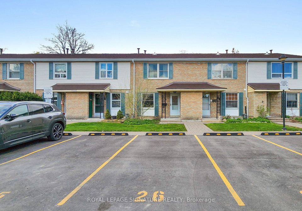 551-steeles-avenue-w-toronto-ontario-c13120212