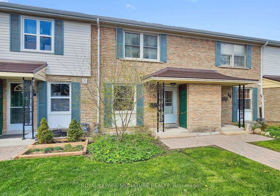 551-steeles-avenue-w-toronto-ontario-c13120212