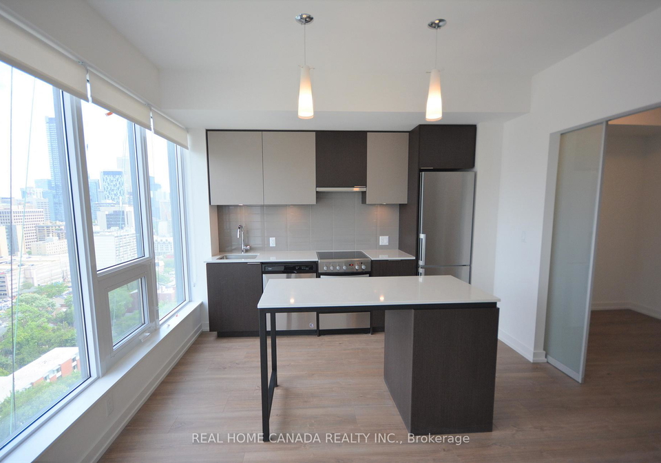 203-college-street-toronto-ontario-c13120238