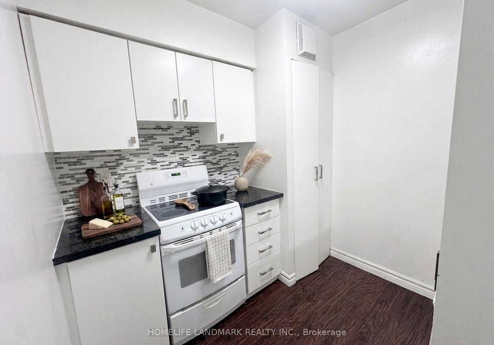1055-bay-street-toronto-ontario-c13120258