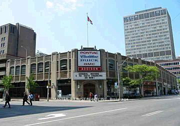 832-bay-street-toronto-ontario-c13120344