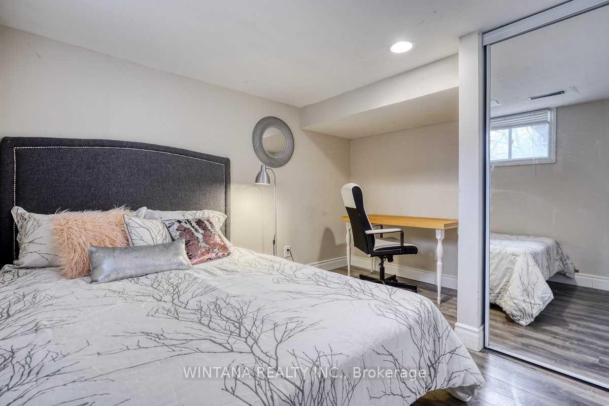 29-whitman-street-avenue-e-north-york-ontario-c13120420