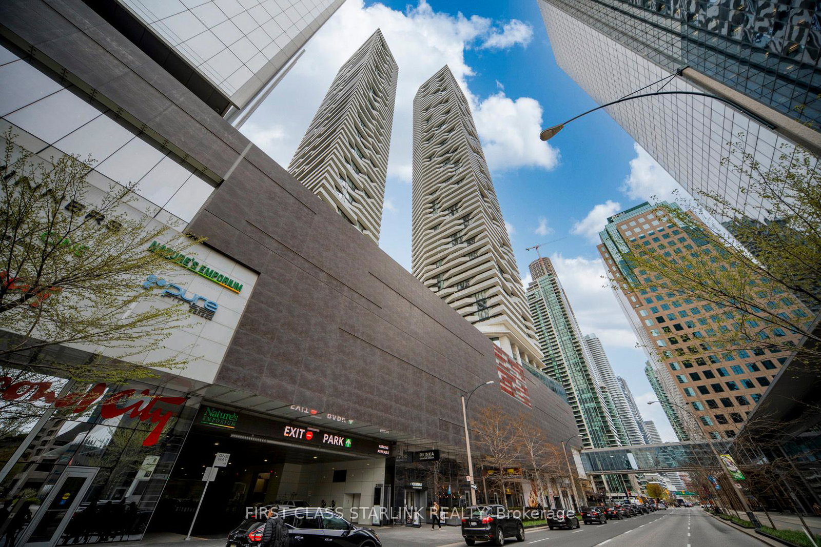 100-harbour-street-toronto-ontario-c13120516