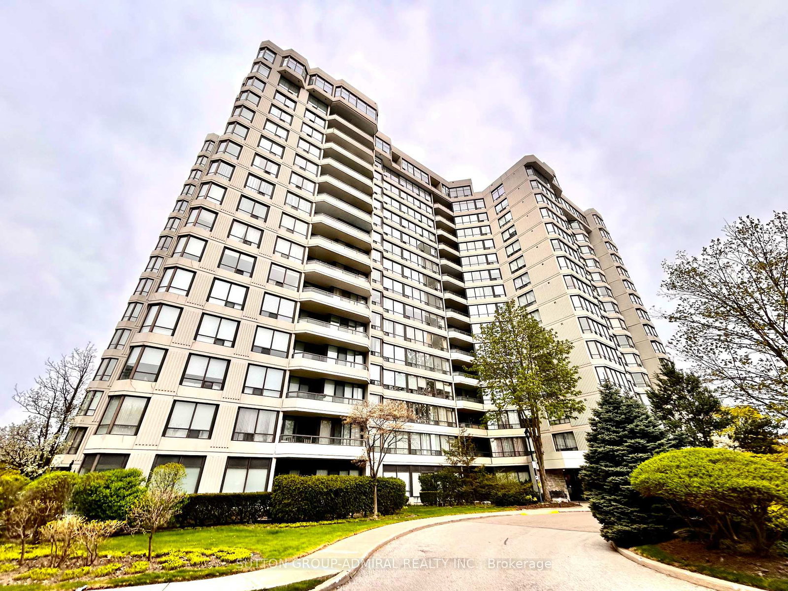 1131-steeles-avenue-w-toronto-ontario-c13120604