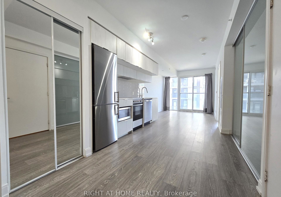 181-dundas-street-e-toronto-ontario-c13121028
