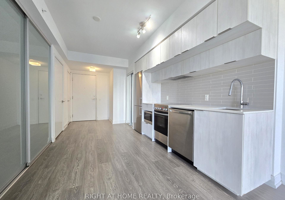 181-dundas-street-e-toronto-ontario-c13121028