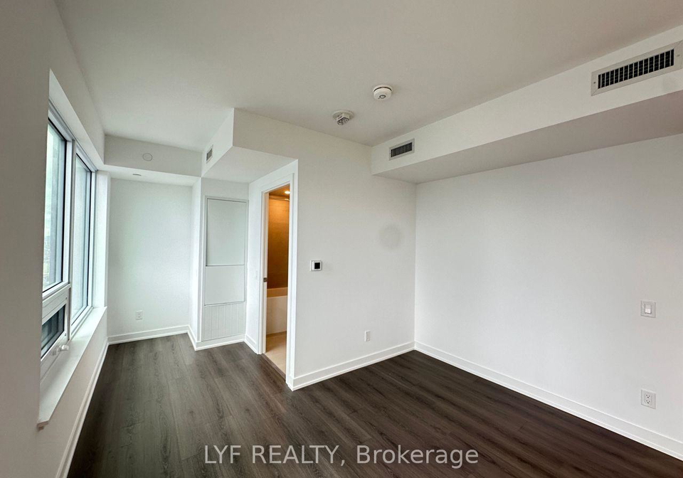 8-wellesley-street-w-toronto-ontario-c13121594