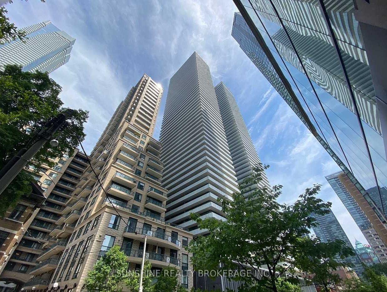 42-charles-street-e-toronto-ontario-c13122158