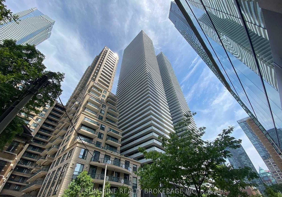 42-charles-street-e-toronto-ontario-c13122158
