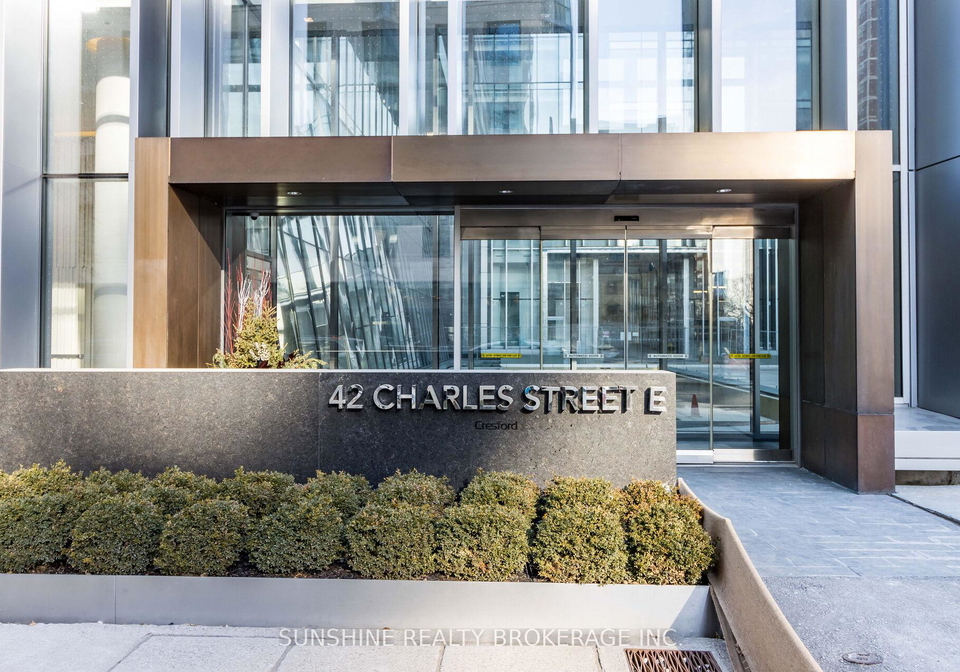 42-charles-street-e-toronto-ontario-c13122158