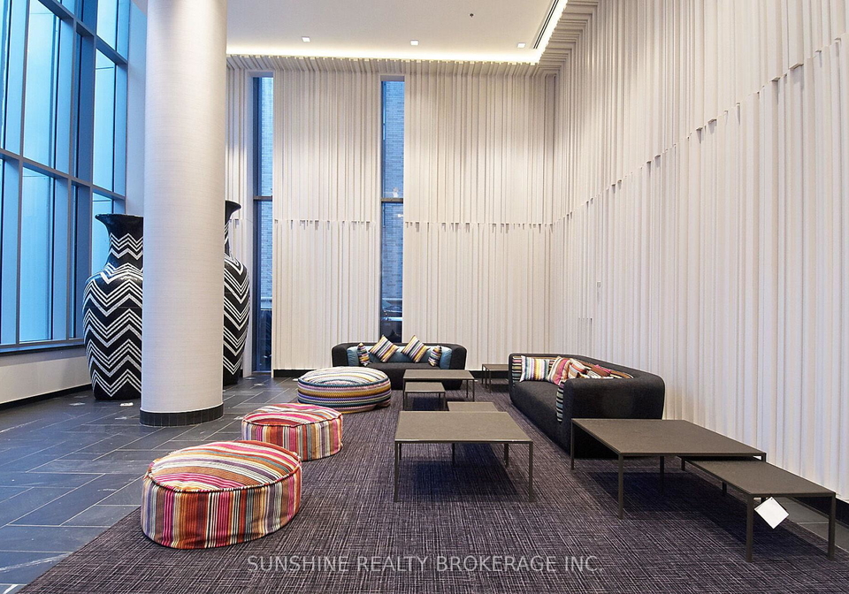 42-charles-street-e-toronto-ontario-c13122158