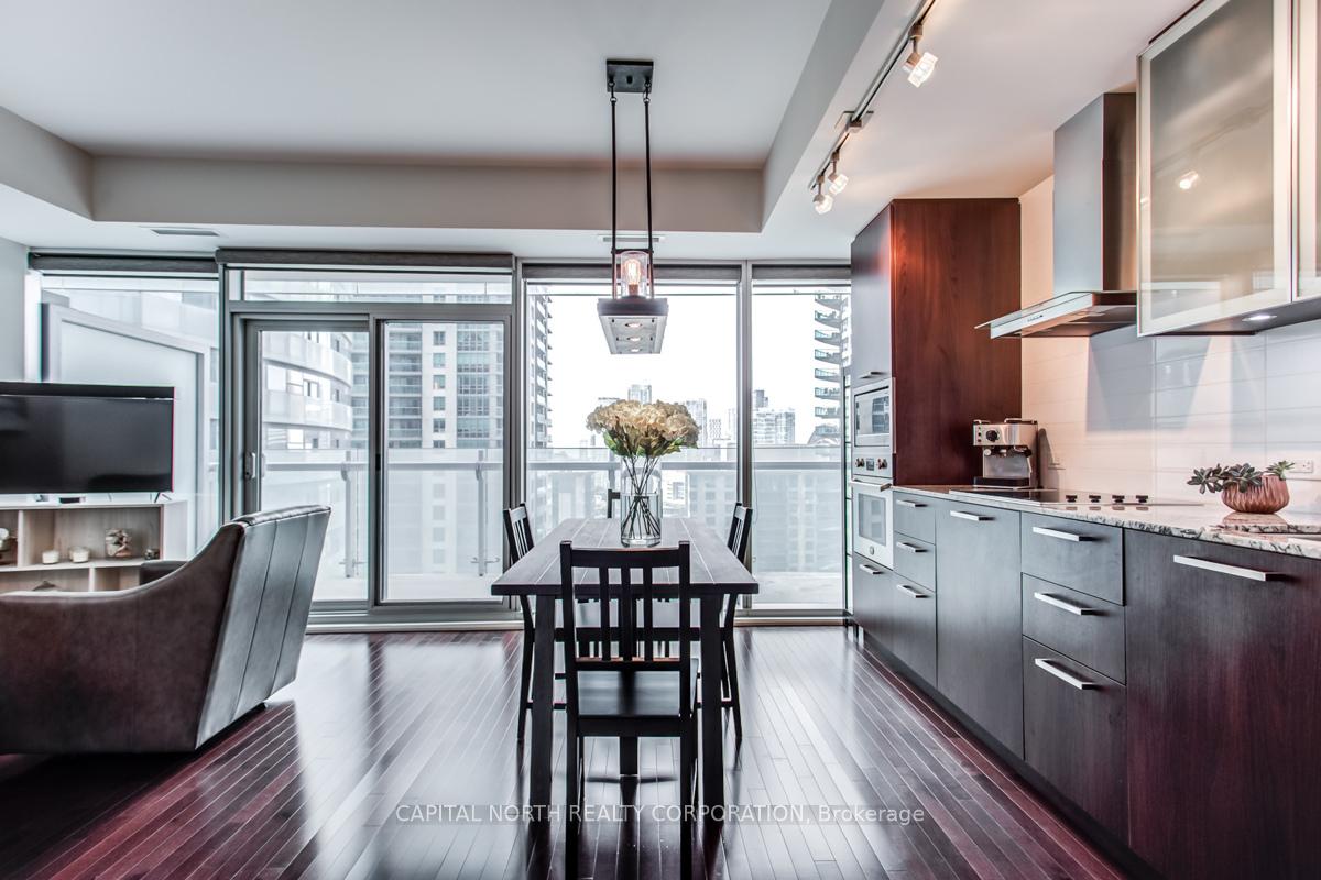 14-york-street-toronto-ontario-c13122280