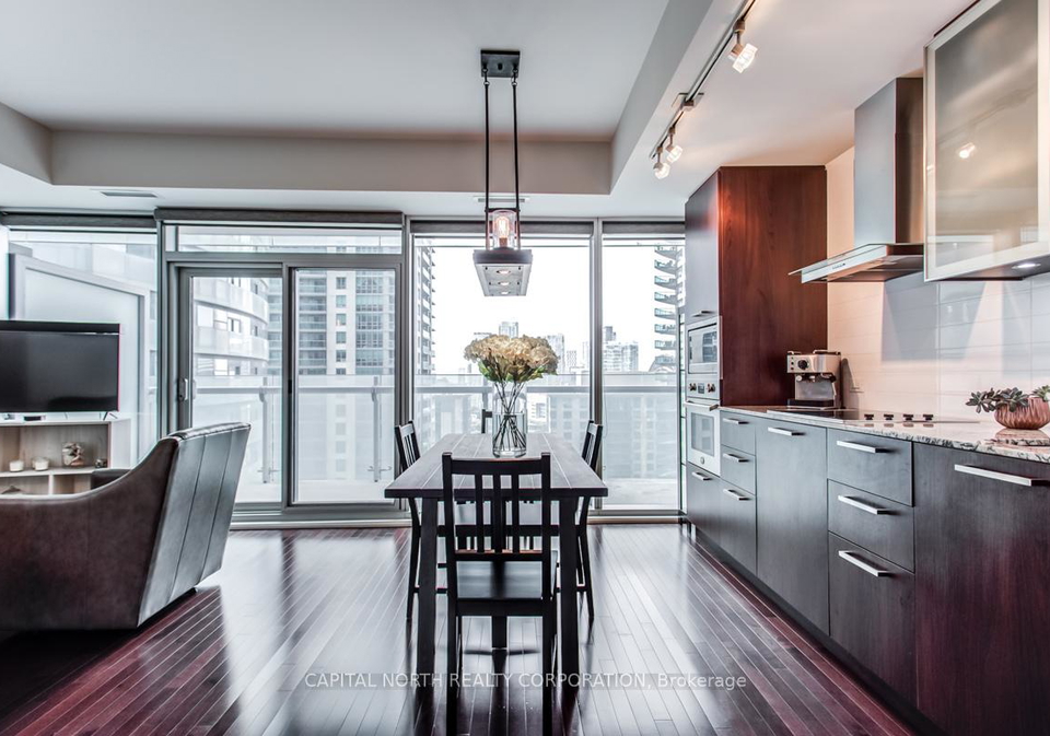 14-york-street-toronto-ontario-c13122280