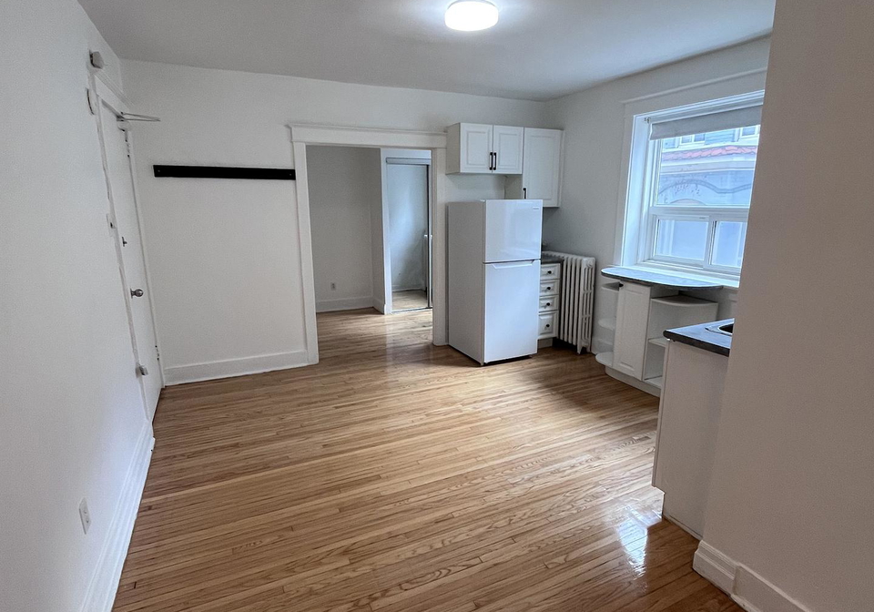 44-huntley-street-toronto-ontario-c13122536