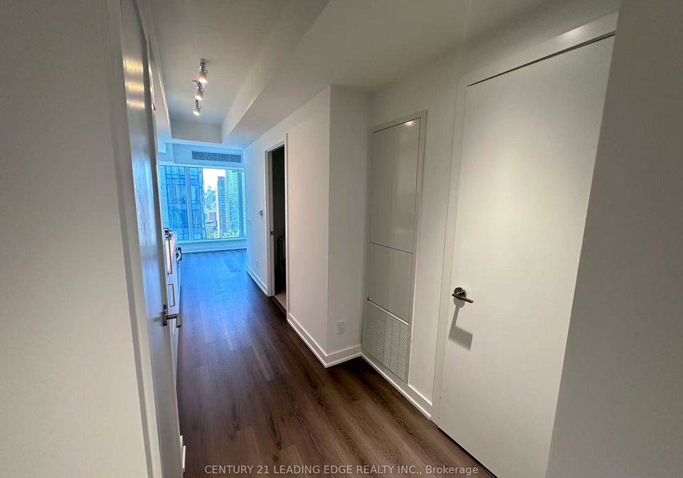 8-wellesley-street-w-toronto-ontario-c13123192