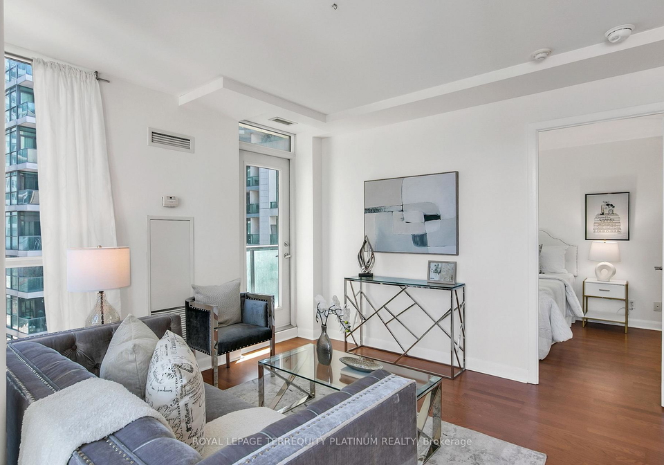 600-fleet-street-toronto-ontario-c13123438