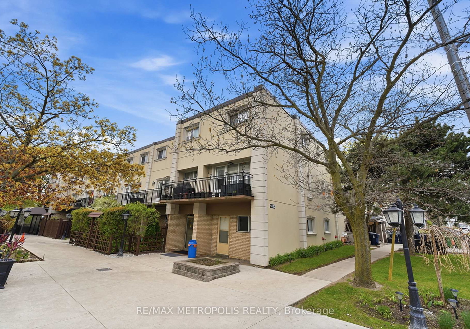 5877-bathurst-street-toronto-ontario-c13123674