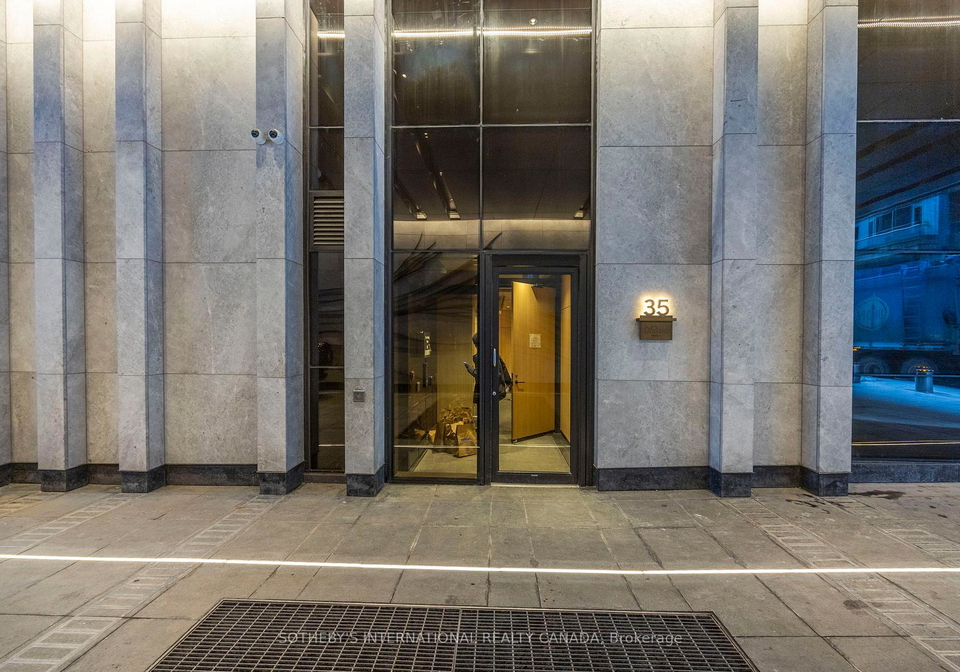 35-mercer-street-toronto-ontario-c13123704