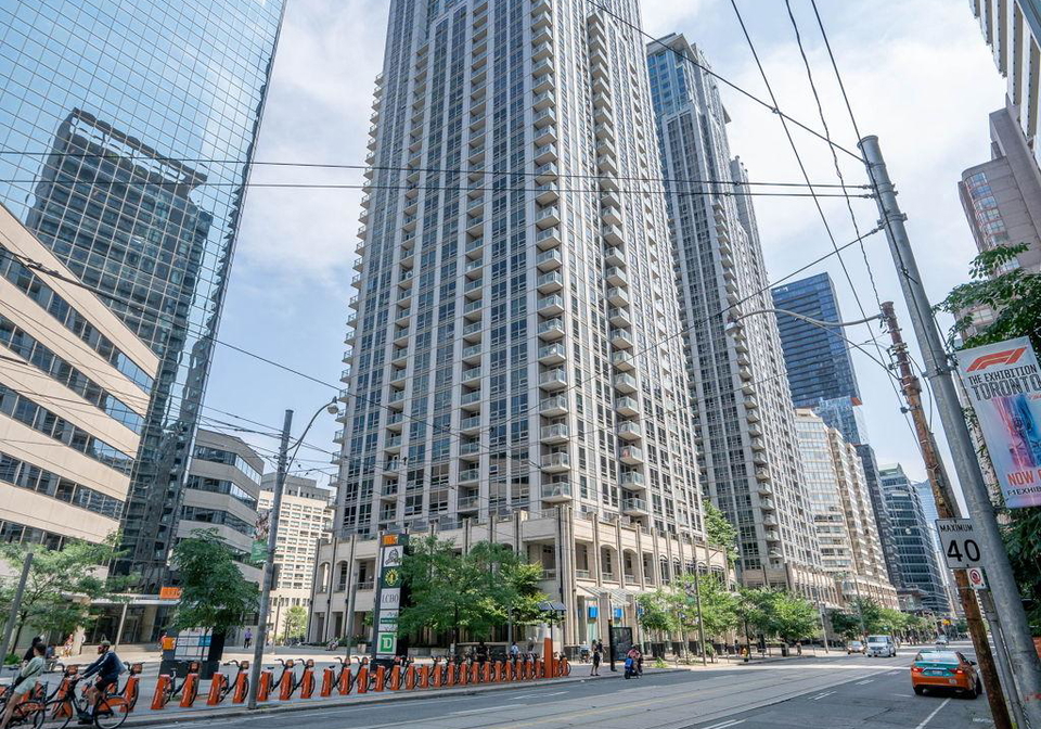 763-bay-street-toronto-ontario-c13123834
