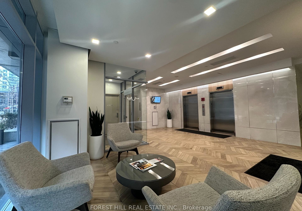 15-bruyeres-mews-toronto-ontario-c13124016