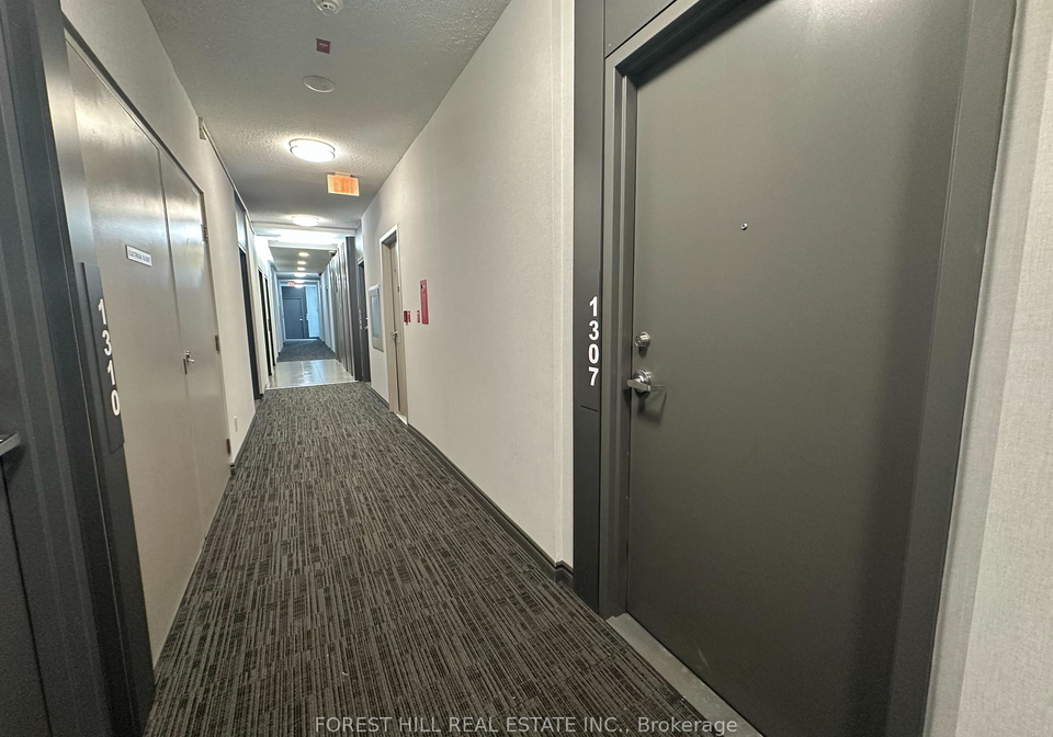 15-bruyeres-mews-toronto-ontario-c13124016
