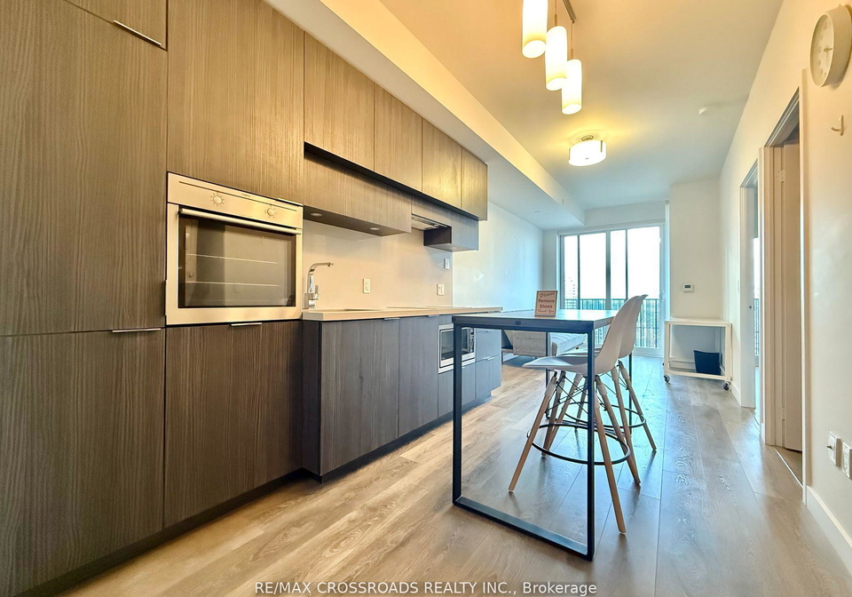 8-eglinton-avenue-e-toronto-ontario-c13124284