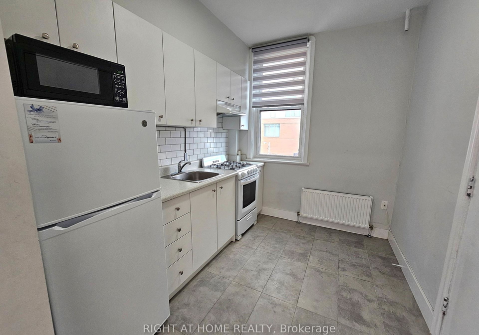 437-spadina-avenue-toronto-ontario-c13124620