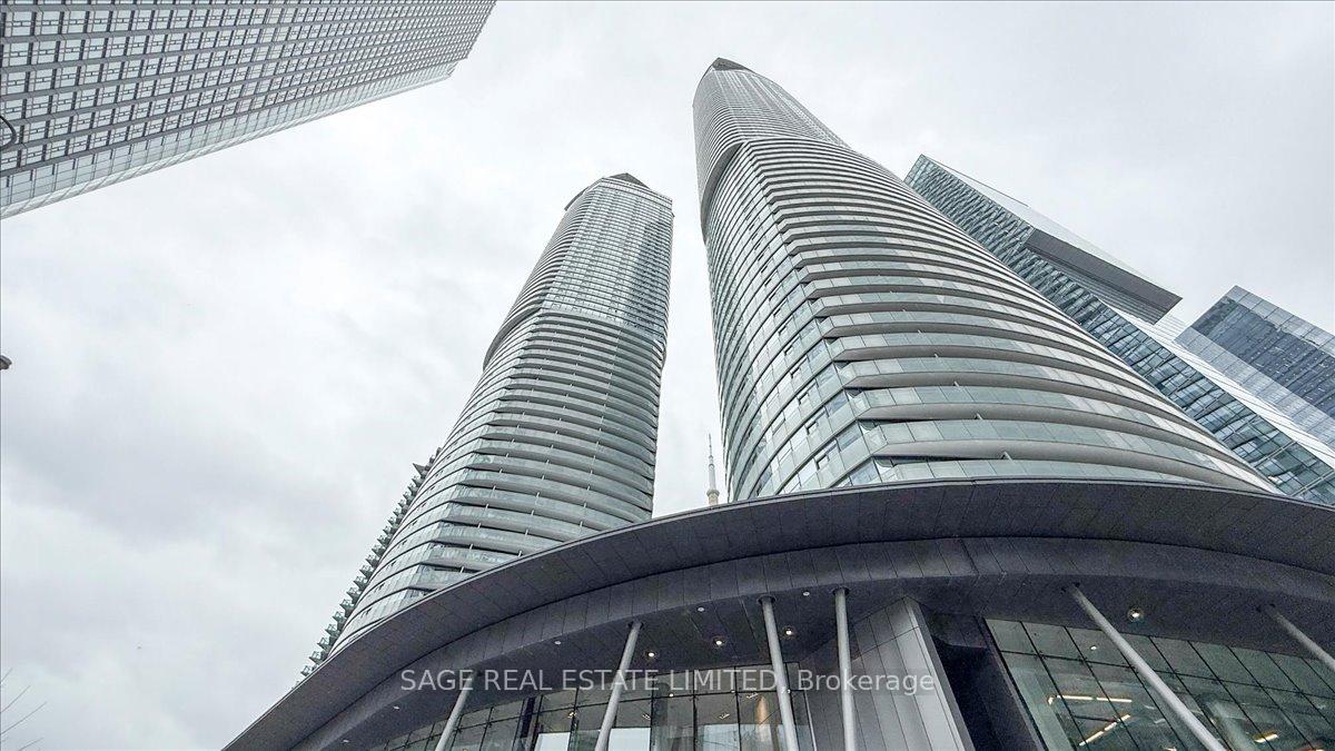 12-york-street-toronto-ontario-c13124712