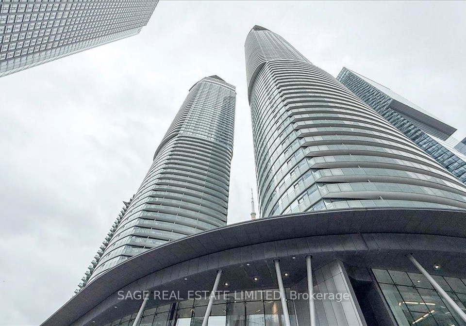 12-york-street-toronto-ontario-c13124712