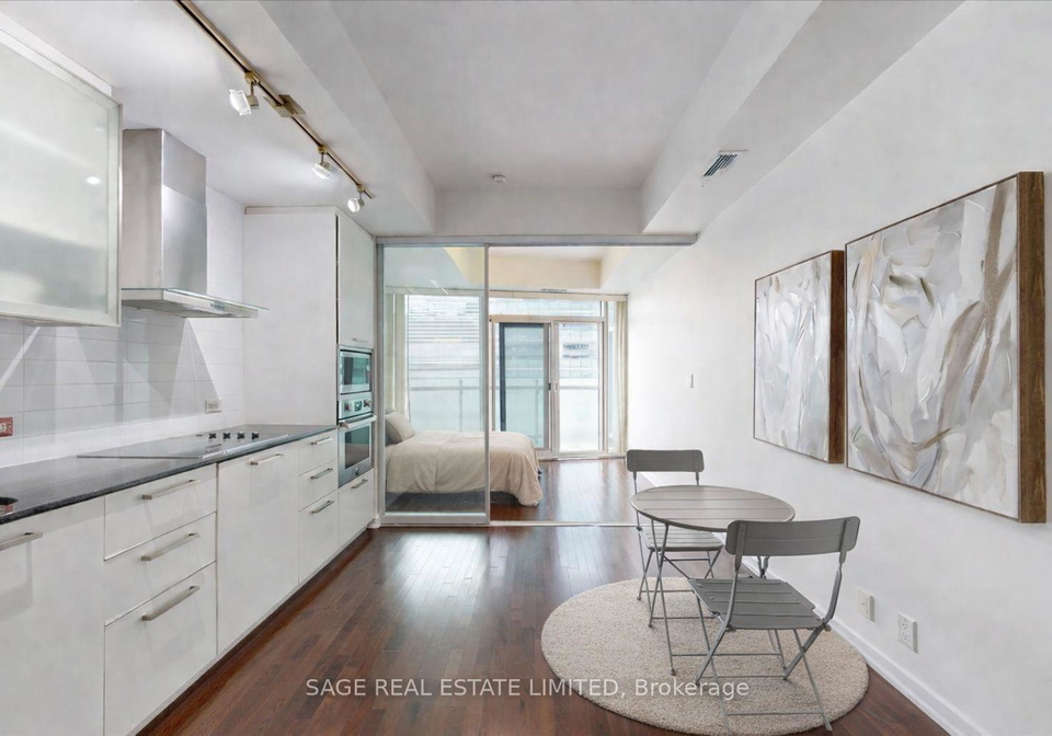 12-york-street-toronto-ontario-c13124712