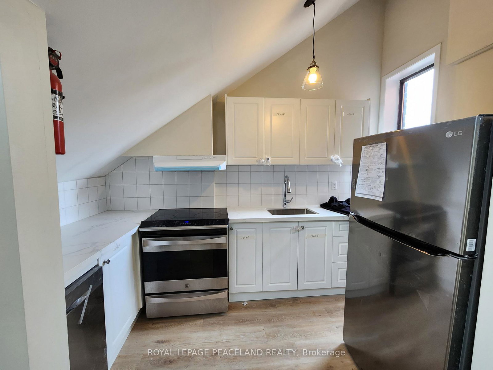 558-spadina-crescent-toronto-ontario-c13124750