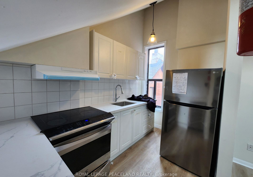 558-spadina-crescent-toronto-ontario-c13124750