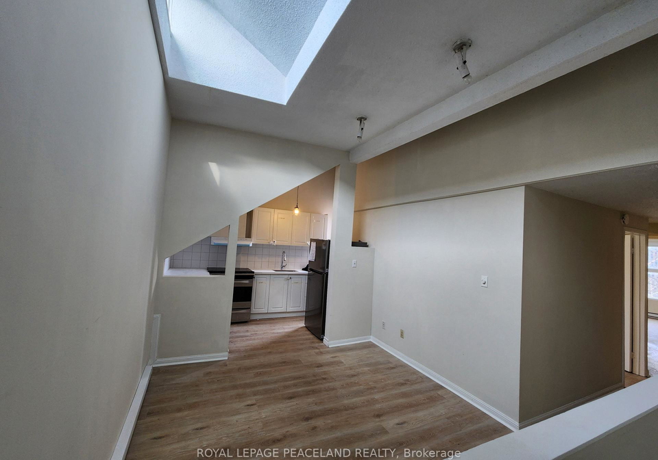 558-spadina-crescent-toronto-ontario-c13124750