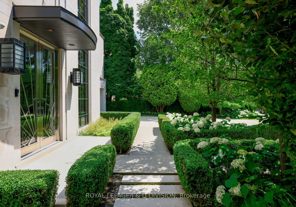 20-forest-glen-crescent-north-york-ontario-c13124778