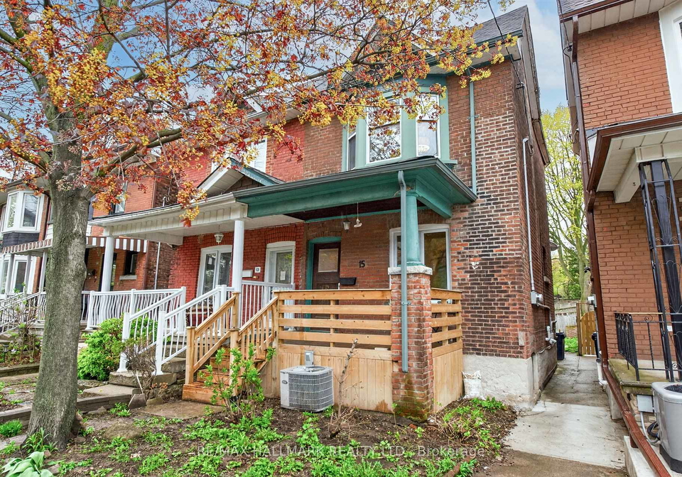 15-page-street-toronto-ontario-c13124820