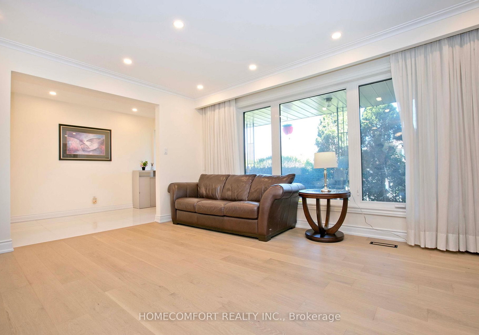19-oldborough-circle-north-york-ontario-c13124822