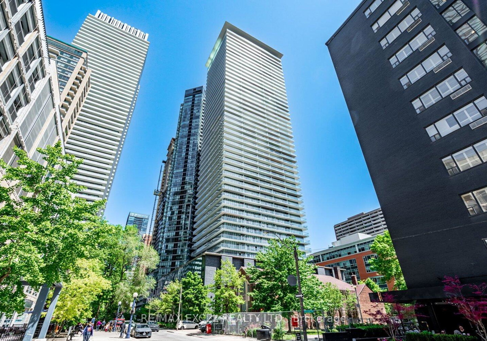 33-charles-street-e-toronto-ontario-c13125044