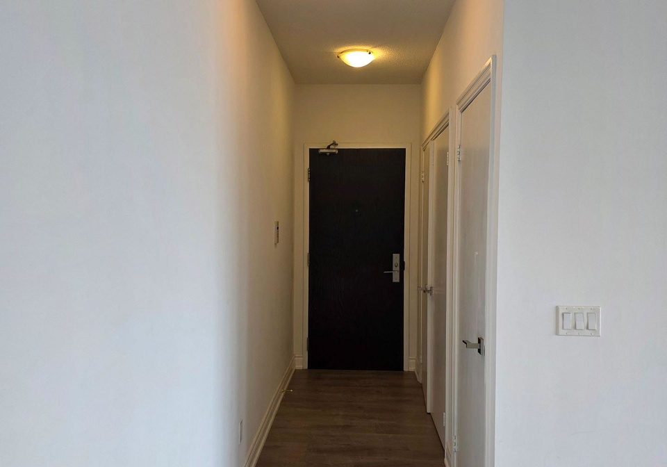 770-bay-street-toronto-ontario-c13125140