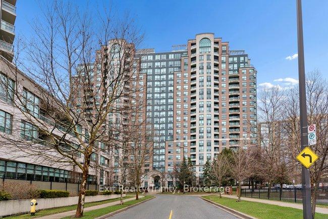 23-lorraine-drive-toronto-ontario-c13125432