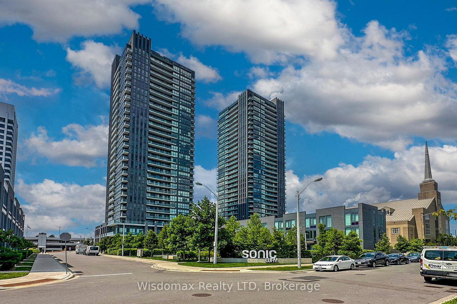 2-sonic-way-east-york-ontario-c13125766