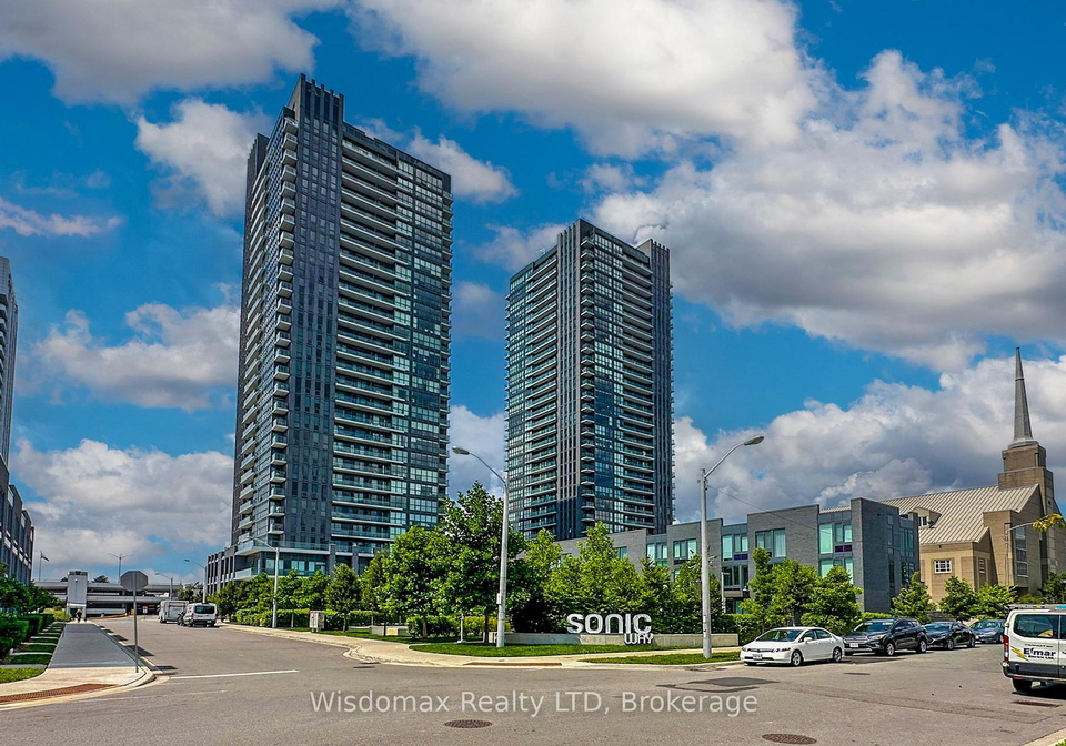 2-sonic-way-east-york-ontario-c13125766