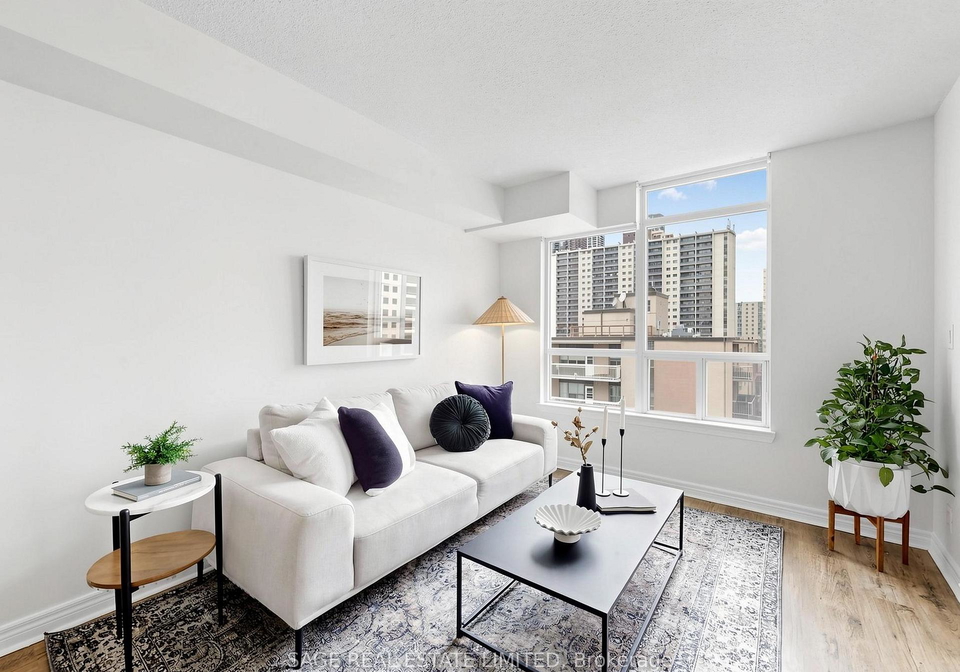 225-wellesley-street-e-toronto-ontario-c13126042