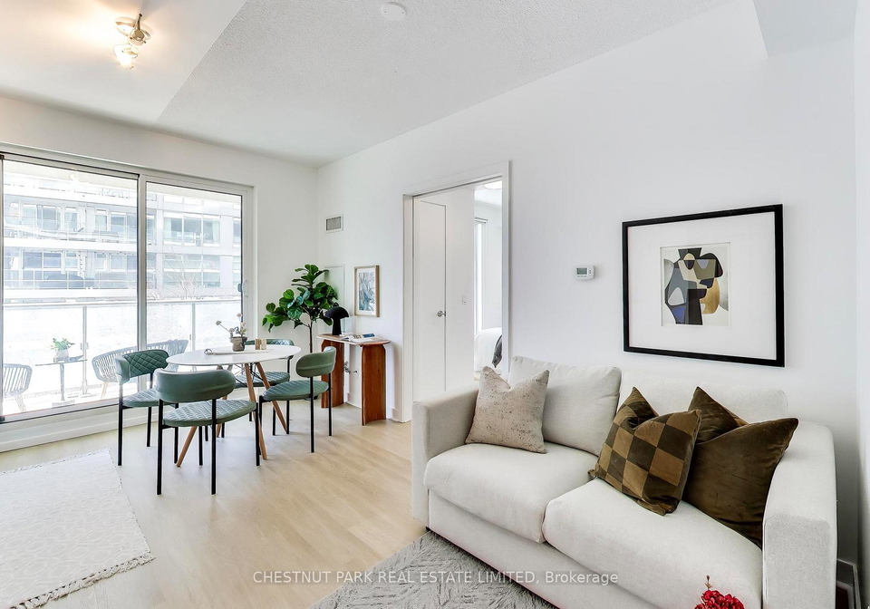 2221-yonge-street-toronto-ontario-c13126060