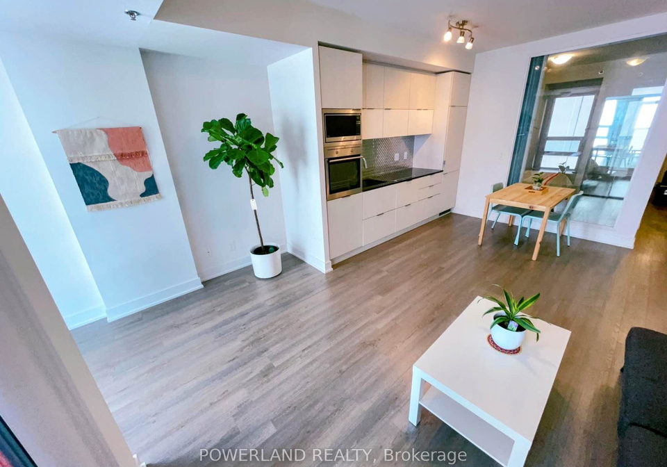 318-richmond-street-w-toronto-ontario-c13126064