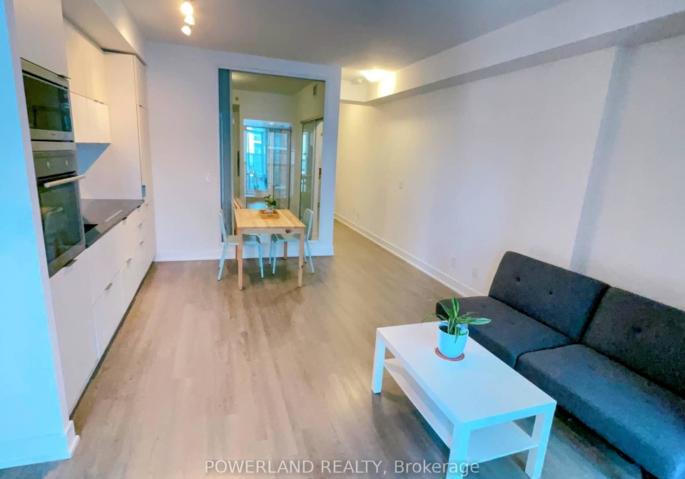 318-richmond-street-w-toronto-ontario-c13126064