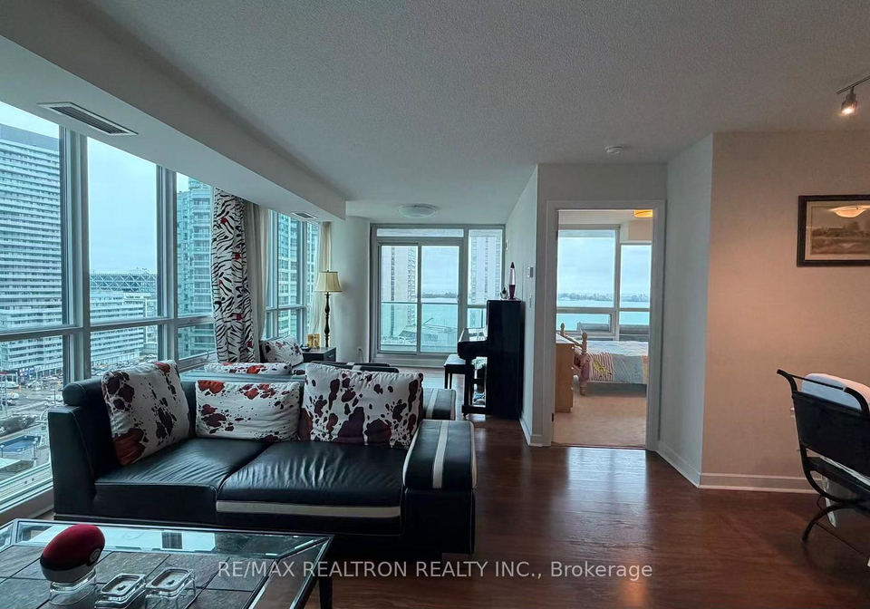 33-bay-street-toronto-ontario-c13126334