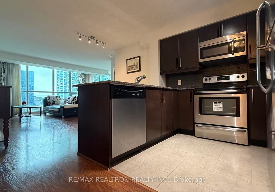33-bay-street-toronto-ontario-c13126334