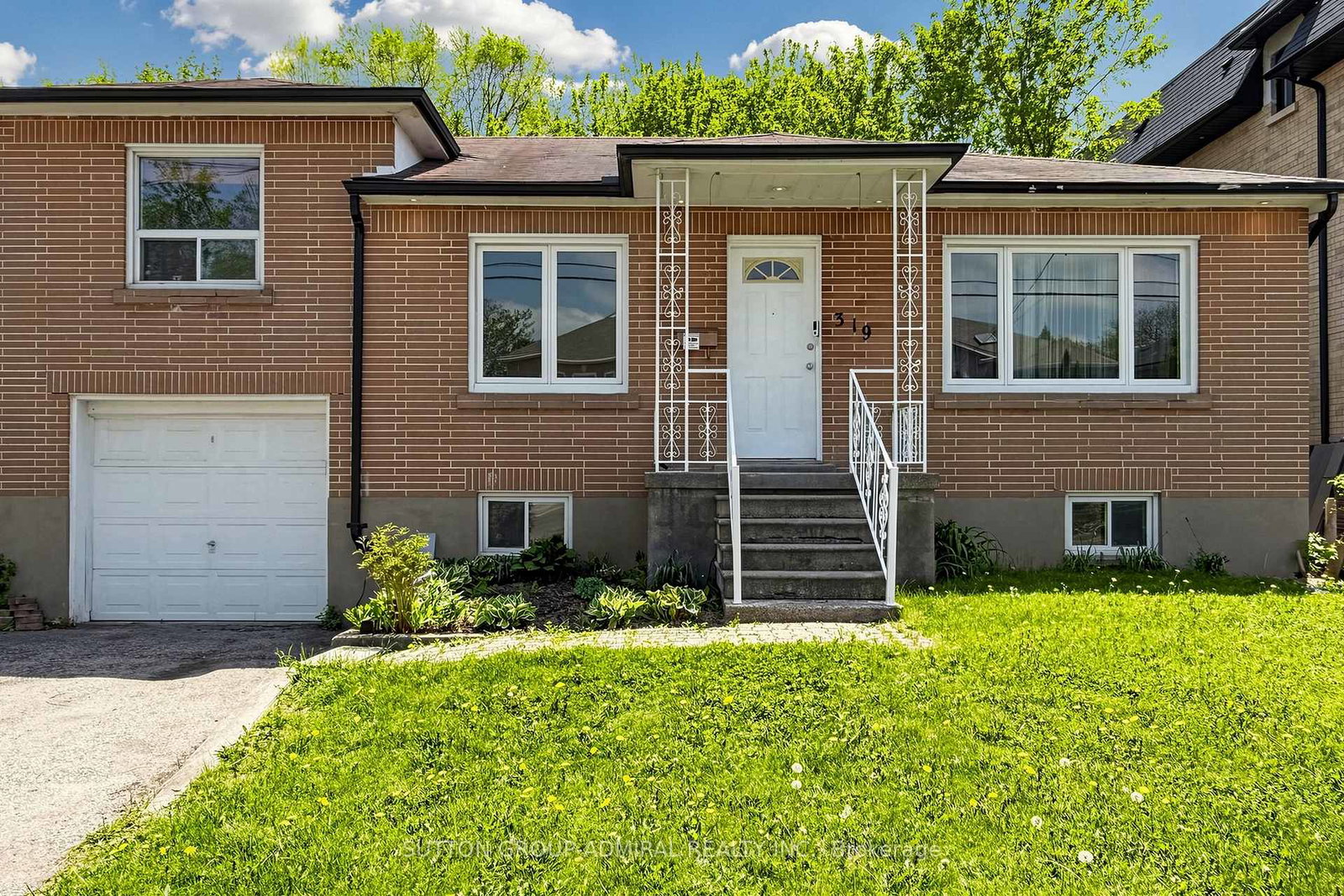 319-patricia-avenue-toronto-ontario-c13127508
