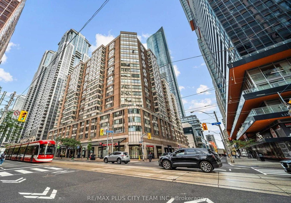 717-bay-street-toronto-ontario-c13127626
